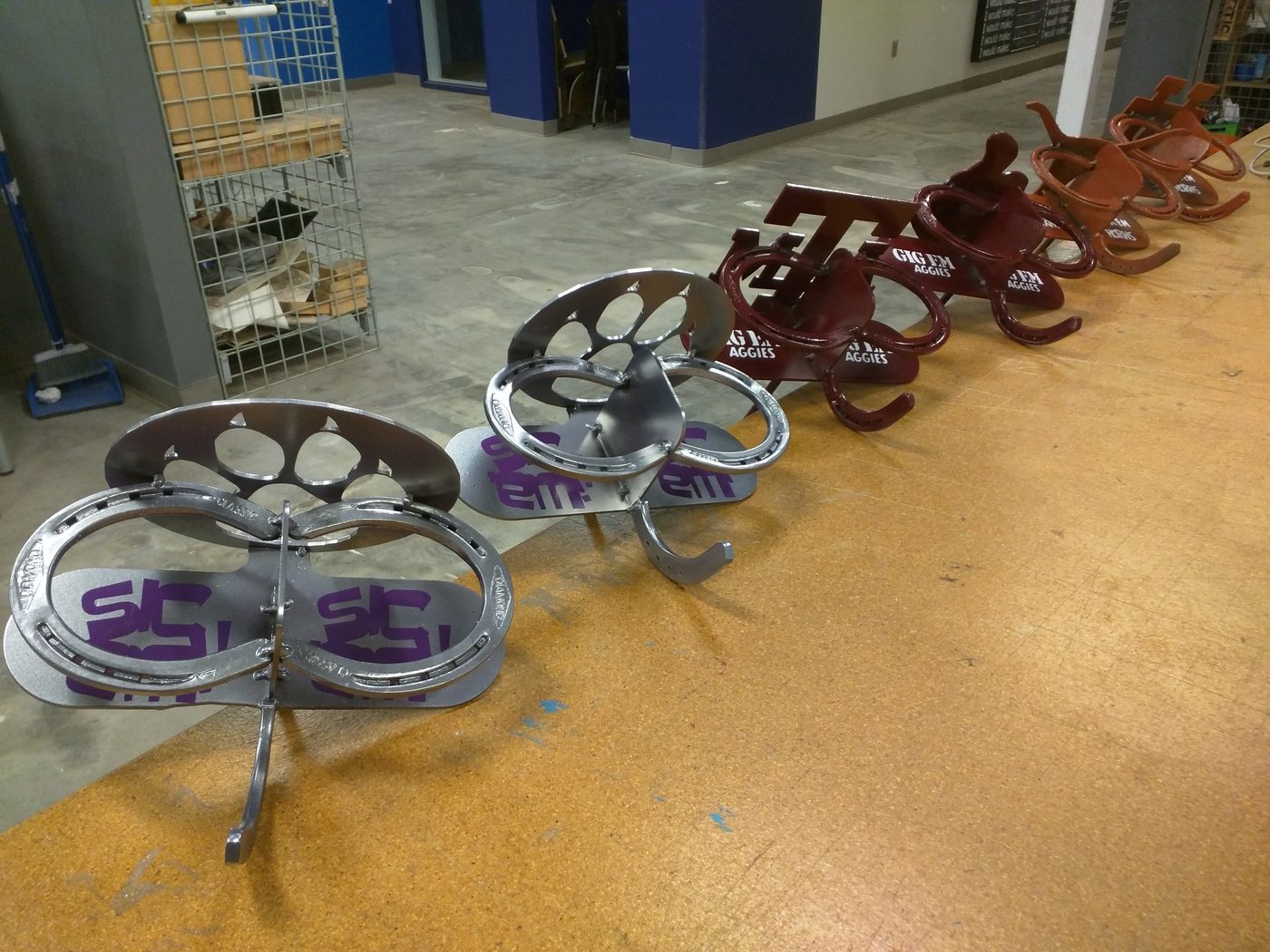 Horseshoe team pieces lined up